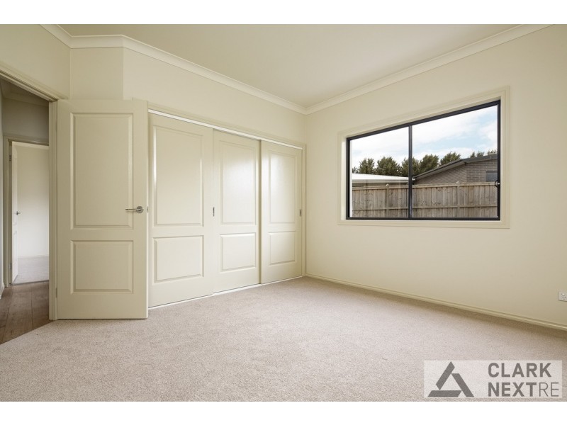 24 Kensington Drive, Warragul VIC 3820
