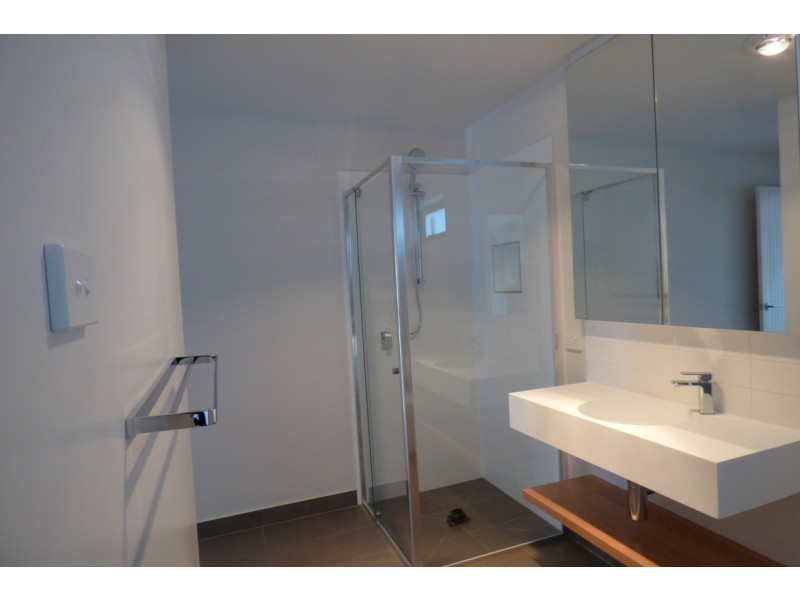 2/63 Main Neerim Road, Neerim South VIC 3831