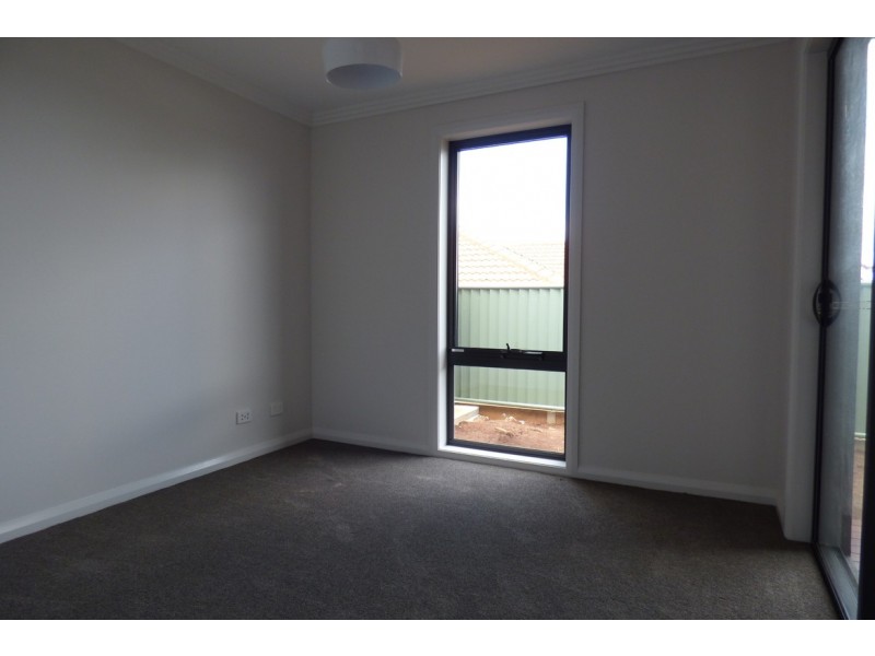 2/63 Main Neerim Road, Neerim South VIC 3831