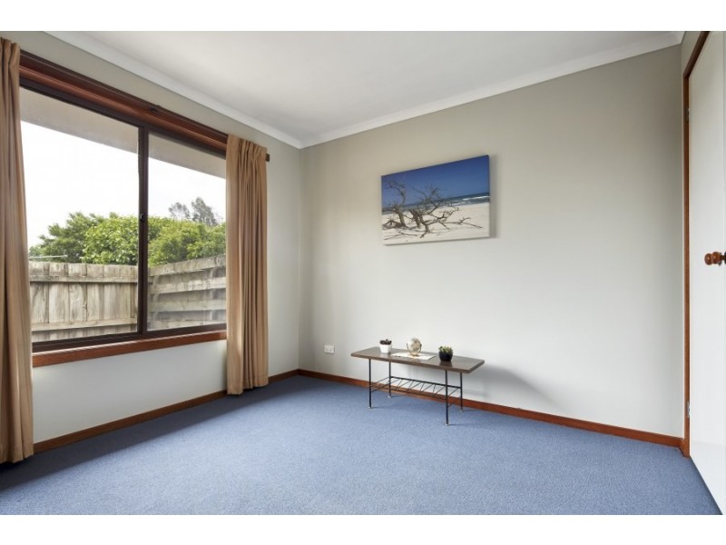 2/16 Cambridge Drive, Warragul VIC 3820