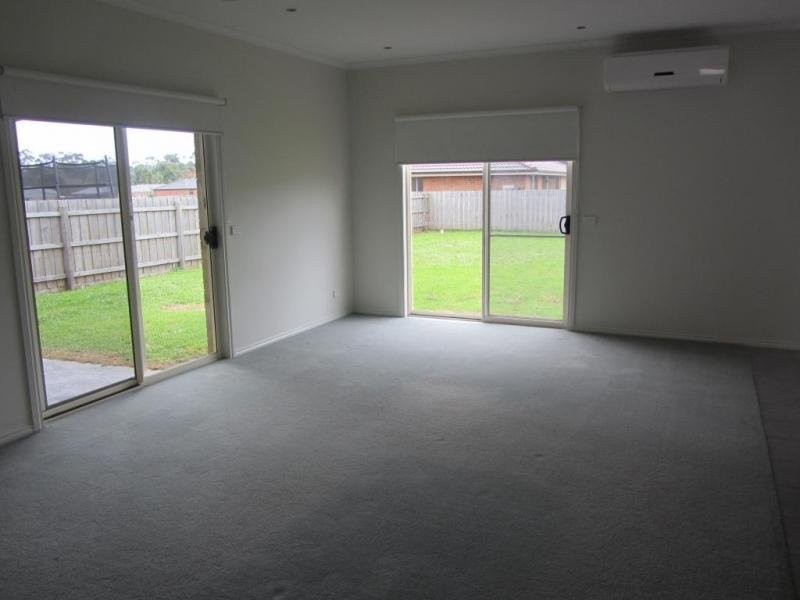 84 Cook Street, Drouin VIC 3818