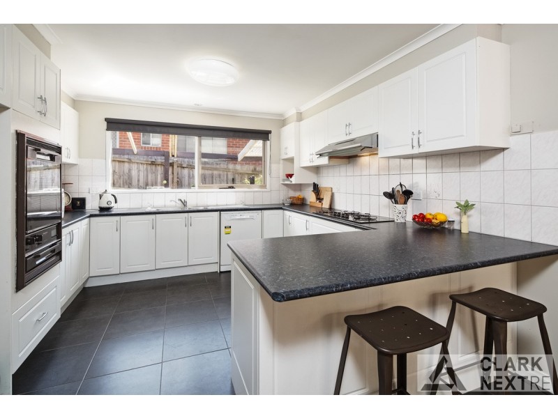 8 Andrew Court, Drouin VIC 3818
