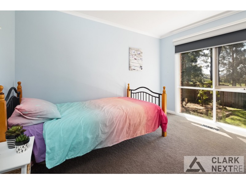 8 Andrew Court, Drouin VIC 3818
