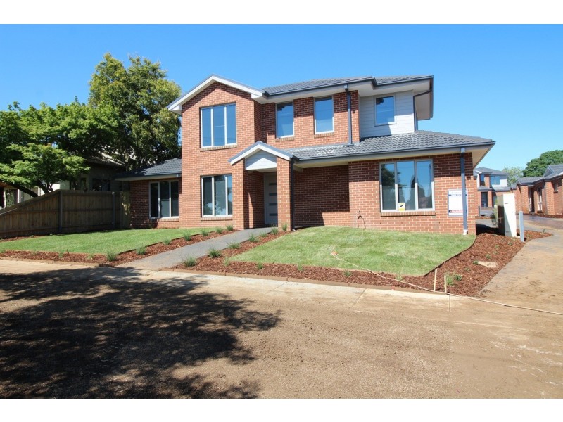 1/4 Hearn Street, Drouin VIC 3818