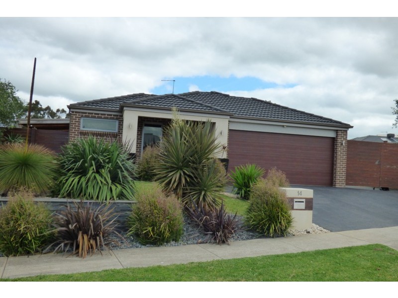 14 Harmon Drive, Drouin VIC 3818