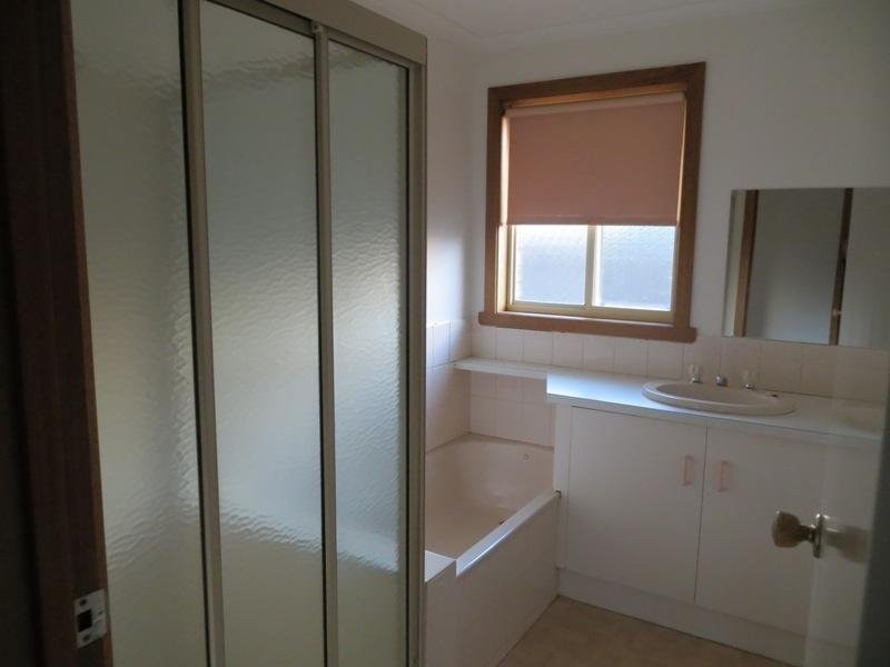 1/9 Melanie Drive, Warragul VIC 3820