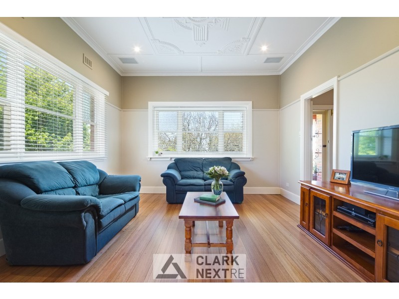 76 Railway Avenue, Garfield VIC 3814