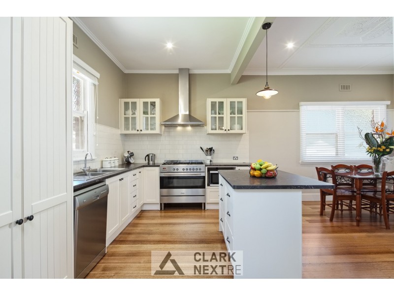 76 Railway Avenue, Garfield VIC 3814