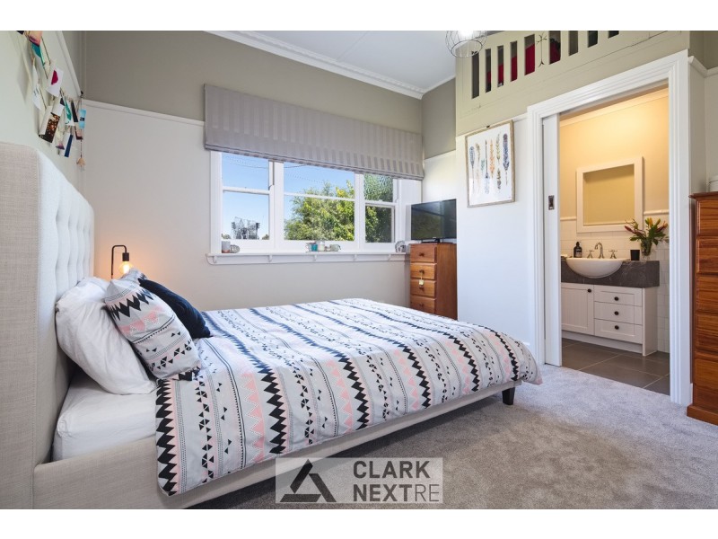 76 Railway Avenue, Garfield VIC 3814