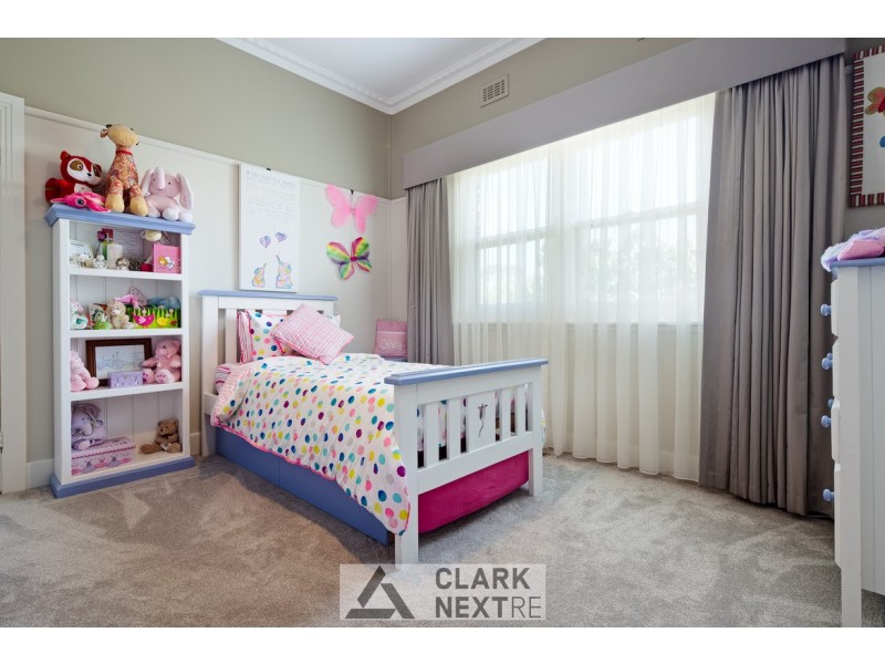 76 Railway Avenue, Garfield VIC 3814