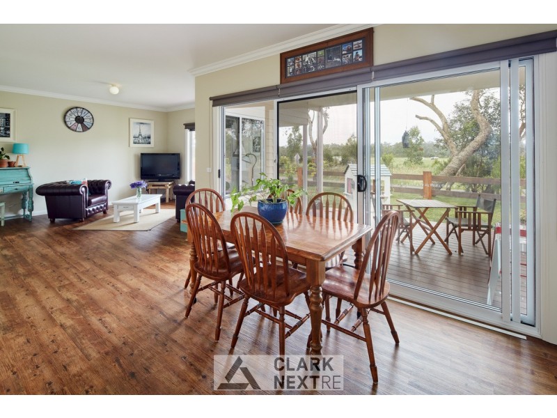 8 Folkstone Court, Drouin VIC 3818