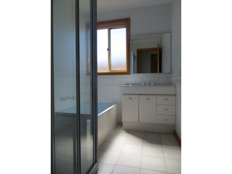 2/6 Melanie Drive, Warragul VIC 3820