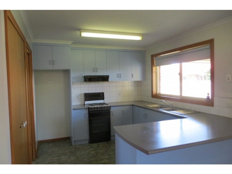 2/6 Melanie Drive, Warragul VIC 3820