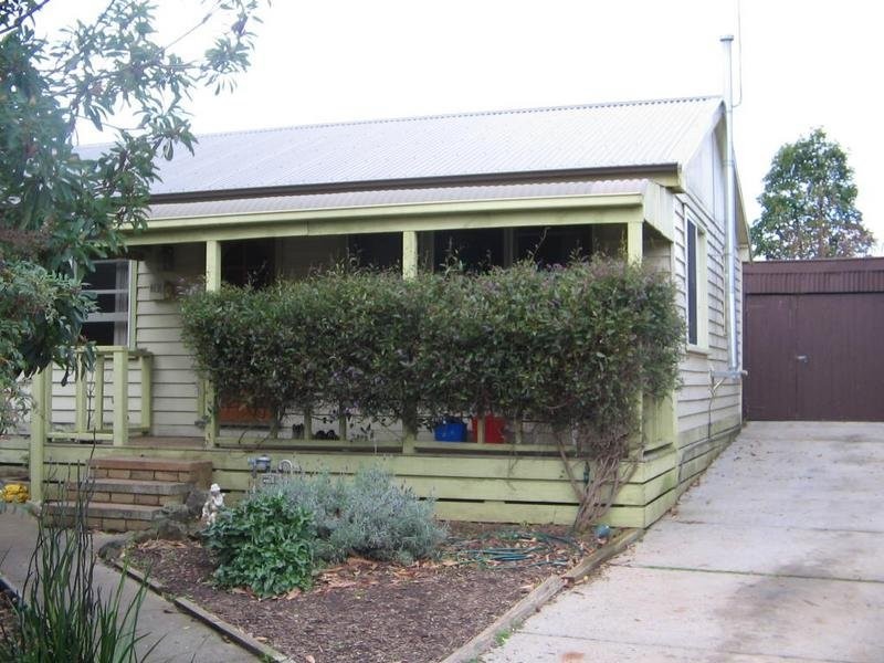 2/12 Hearn Street, Drouin VIC 3818