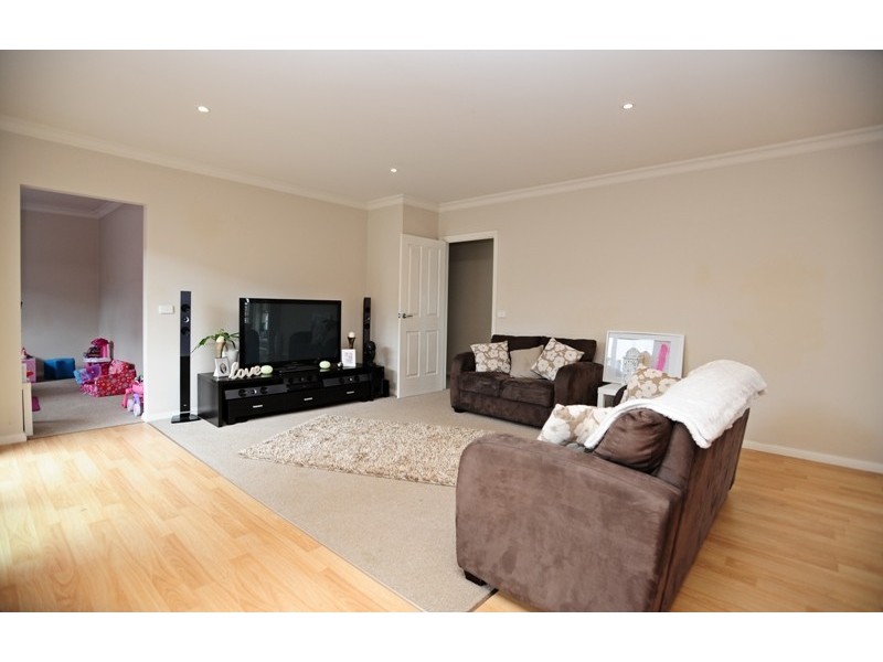 2/8 Stoll Street, Warragul VIC 3820