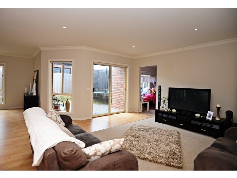 2/8 Stoll Street, Warragul VIC 3820