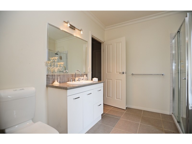 2/8 Stoll Street, Warragul VIC 3820