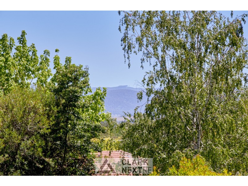 8 Jackson Drive, Drouin VIC 3818