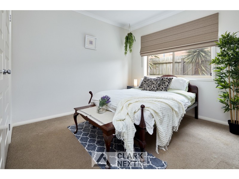 15 Norman Road, Drouin VIC 3818