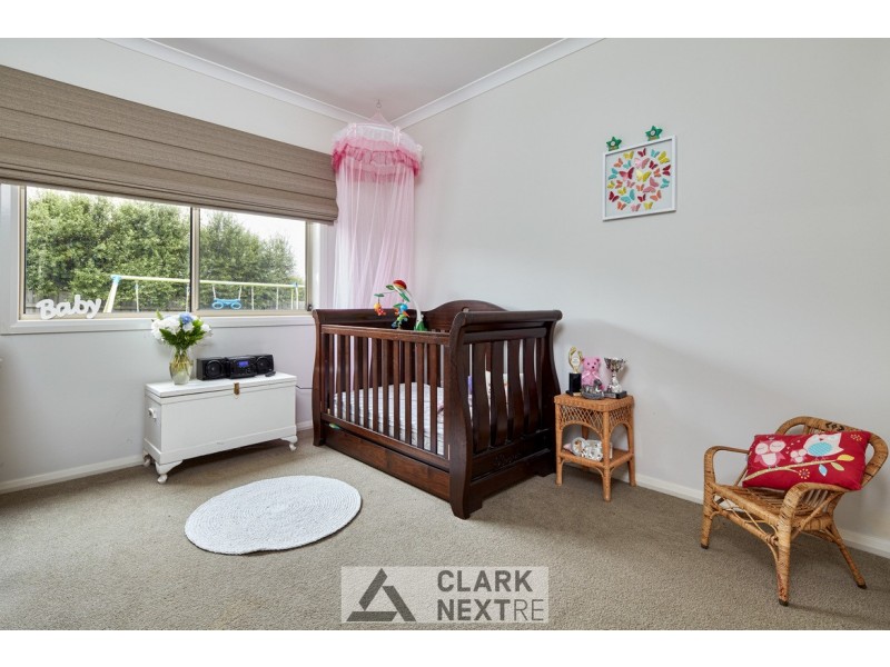 15 Norman Road, Drouin VIC 3818