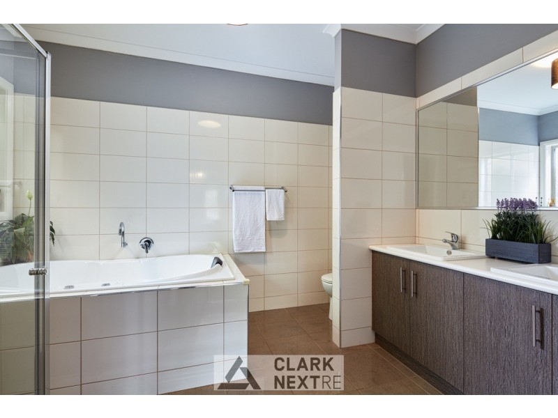 15 Norman Road, Drouin VIC 3818