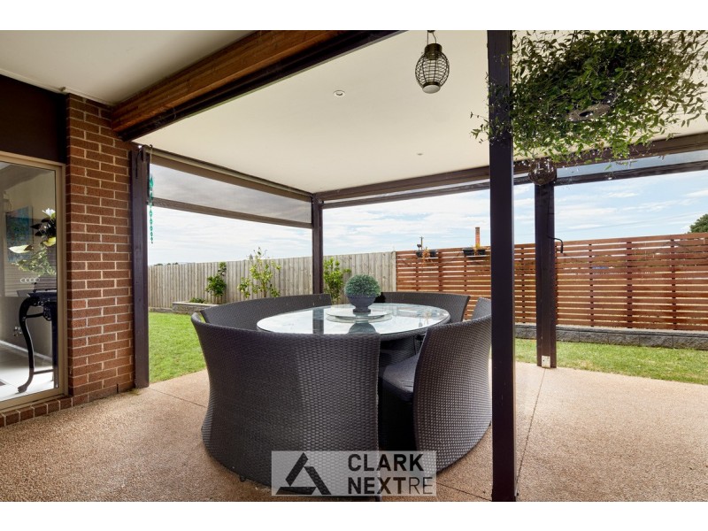 15 Norman Road, Drouin VIC 3818