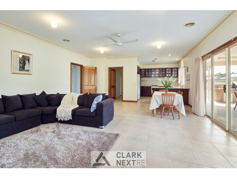 22 Settlers Rise, Drouin VIC 3818