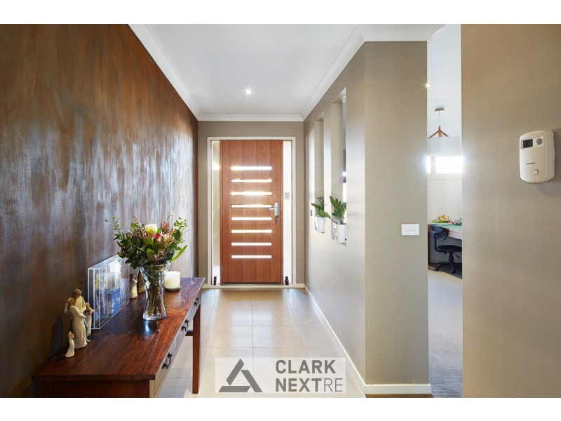 8 Wisteria Drive, Yarragon VIC 3823