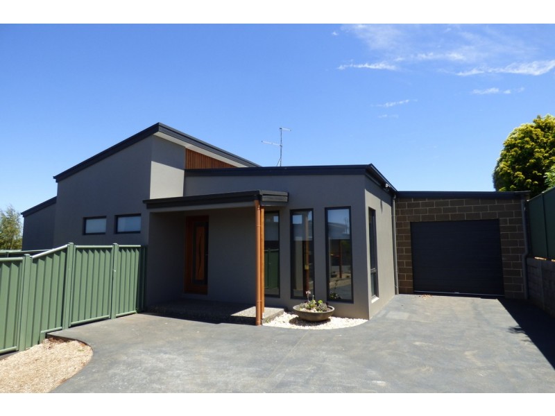 3/63 Main Neerim Road, Neerim South VIC 3831