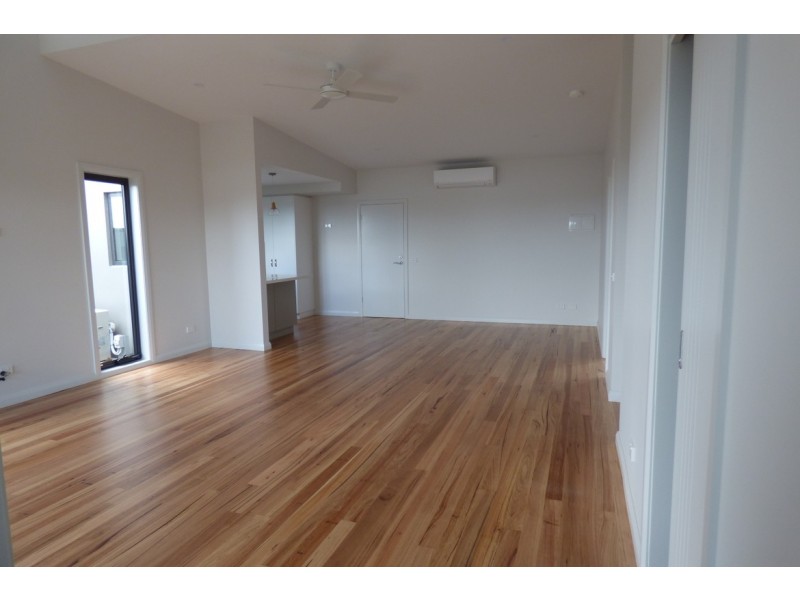 3/63 Main Neerim Road, Neerim South VIC 3831