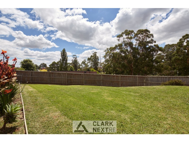 4 Lawson Road, Drouin VIC 3818