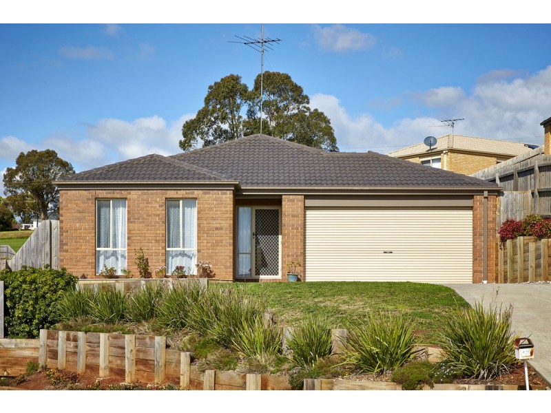 13 Vivian Court, Drouin VIC 3818