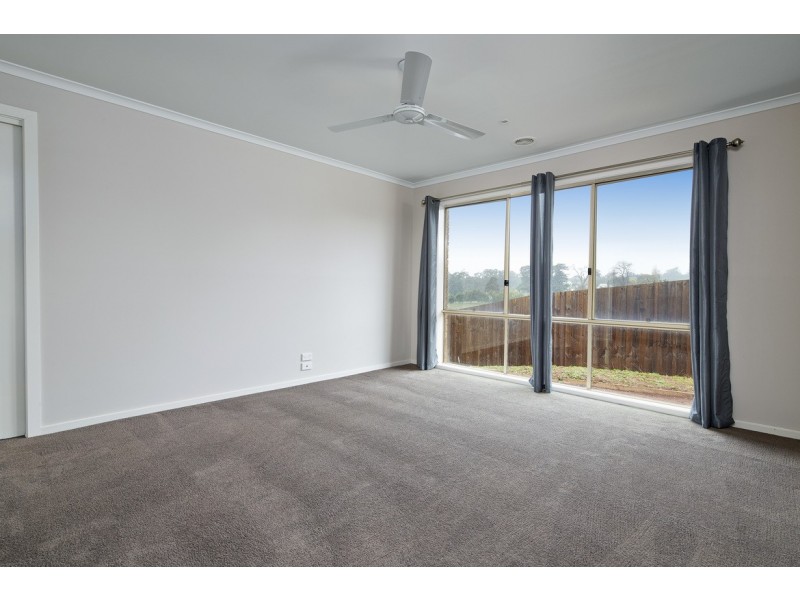 13 Vivian Court, Drouin VIC 3818