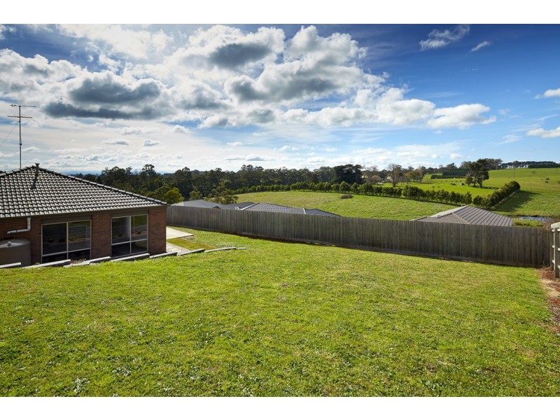 13 Vivian Court, Drouin VIC 3818