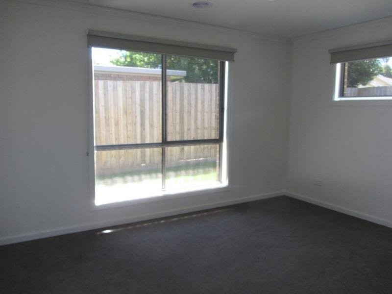 2/4 Albert Road, Drouin VIC 3818