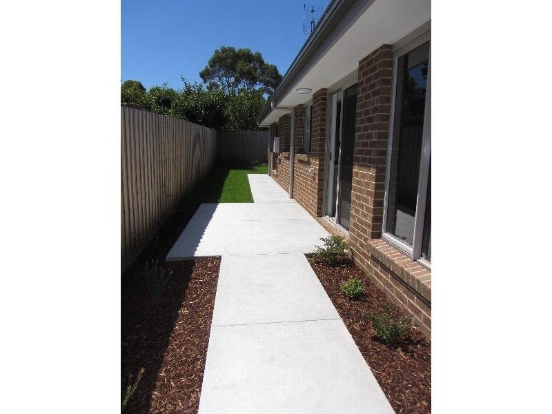 2/4 Albert Road, Drouin VIC 3818