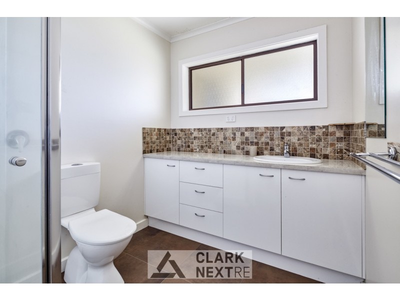 27 Edward Crescent, Trafalgar VIC 3824