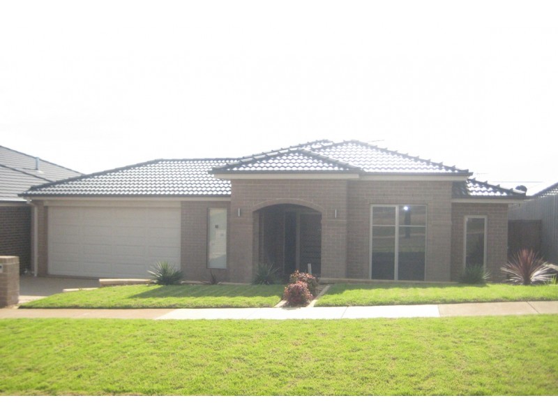 66 Cook Street, Drouin VIC 3818
