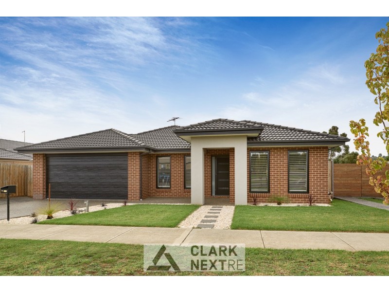38 Summerhill Boulevard, Drouin VIC 3818