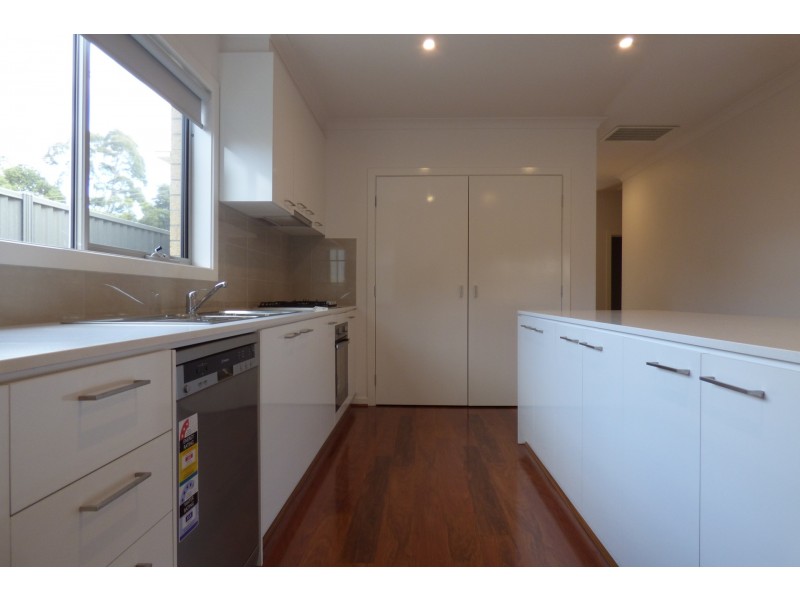1/275a Princes Way, Drouin VIC 3818