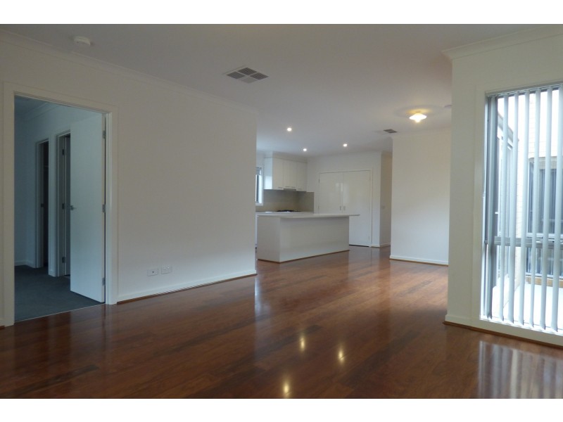 1/275a Princes Way, Drouin VIC 3818