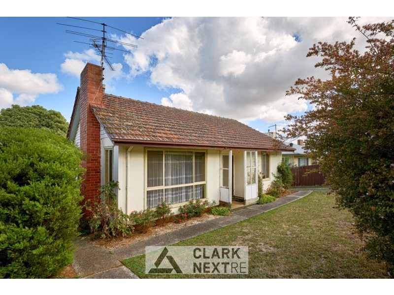13 Burton Street, Warragul VIC 3820