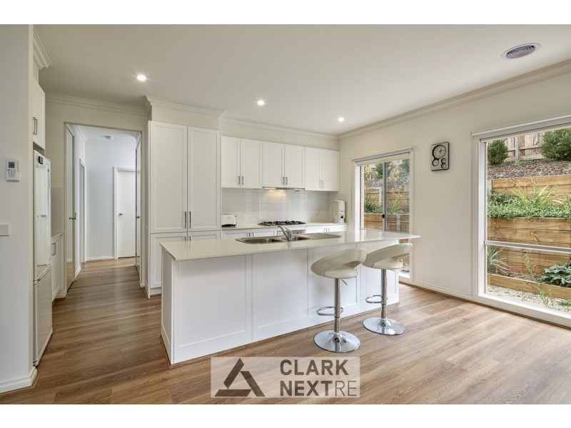 39 Manikato Drive, Drouin VIC 3818