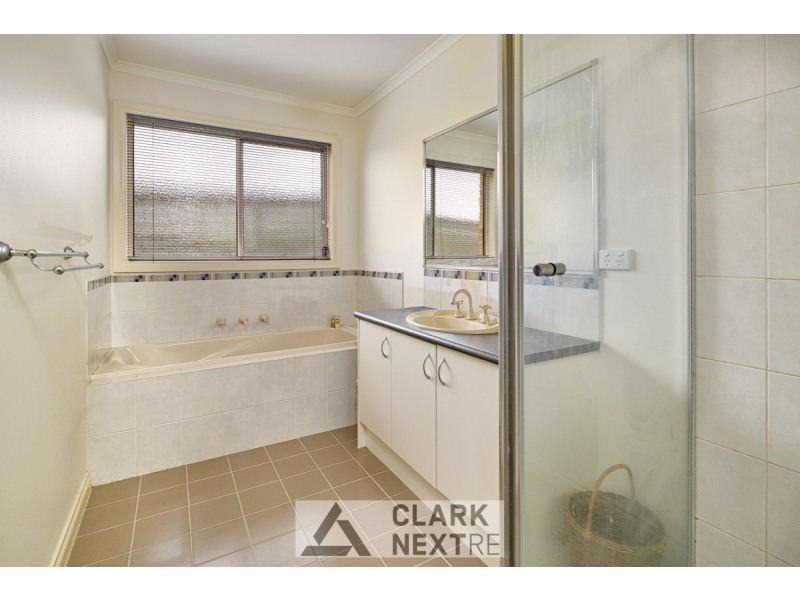 1/20 Hopetoun Road, Drouin VIC 3818