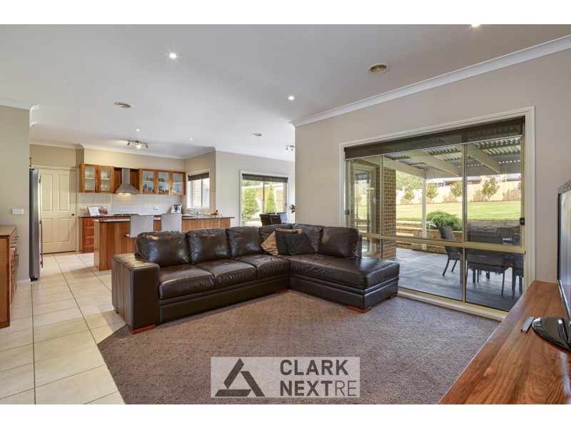 17 Hague Court, Drouin VIC 3818