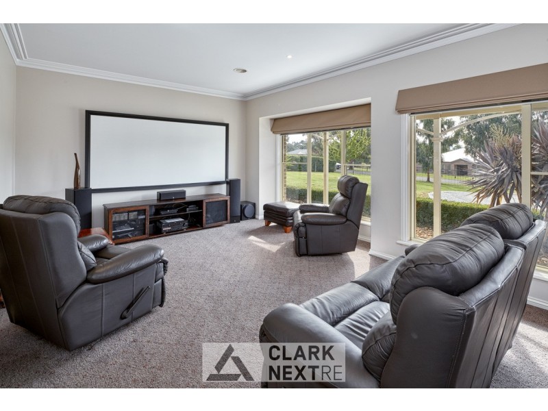 17 Hague Court, Drouin VIC 3818