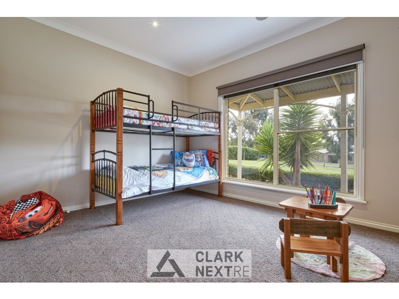 17 Hague Court, Drouin VIC 3818