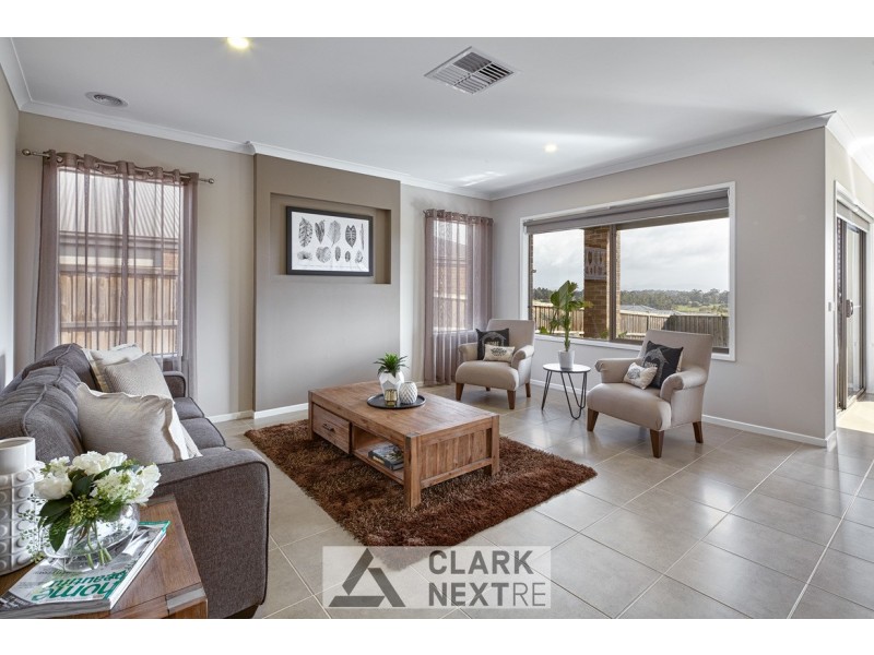 5 Warwick Way, Drouin VIC 3818