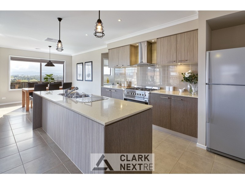 5 Warwick Way, Drouin VIC 3818