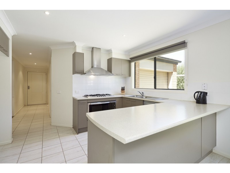 19 Miller Close, Drouin VIC 3818